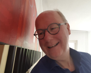 Ronald Visser zingt mantra's